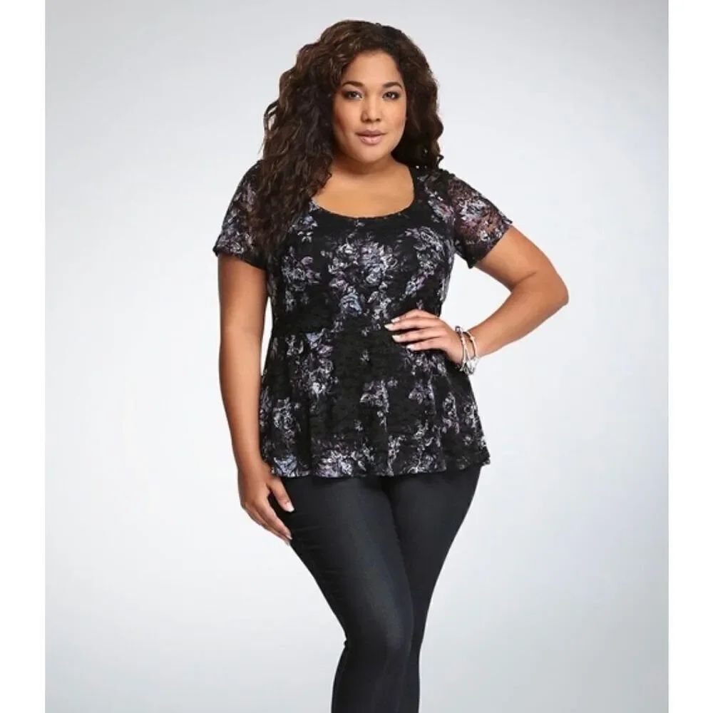 ✨Torrid Lace Peplum Sz 3 Blouse✨